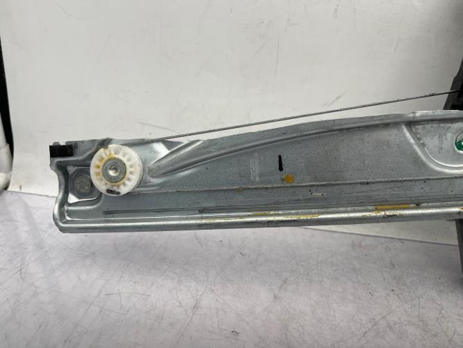 Leve vitre electrique avant droit DACIA SANDERO 3 Essence/GPL