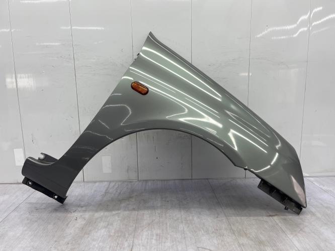 Aile avant droit RENAULT CLIO 2 PHASE 2 Essence