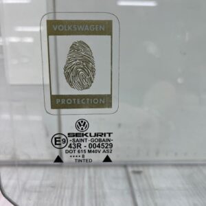 Vitre avant droit VOLKSWAGEN NEW BEETLE 1 PHASE 1 Essence