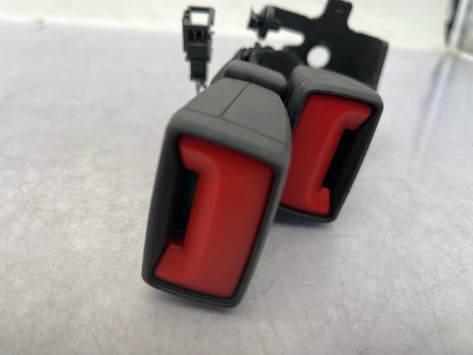 Attache ceinture arriere gauche SEAT IBIZA 5 PHASE 1 Essence