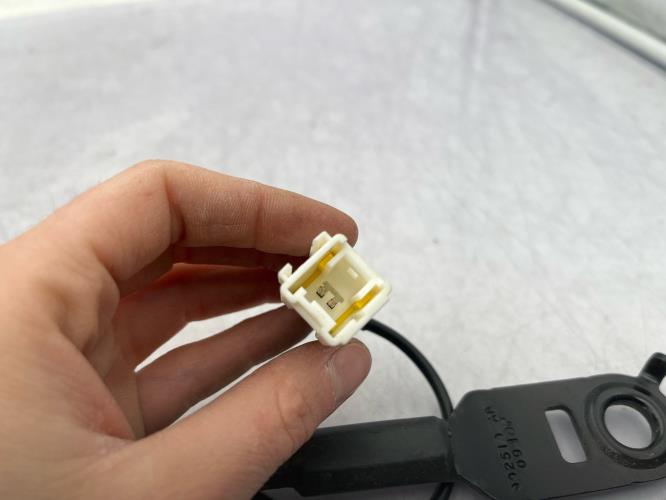 Attache ceinture avant gauche CITROEN C4 2 PHASE 1 Diesel