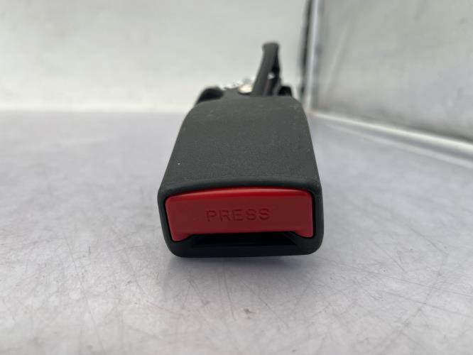 Attache ceinture arriere gauche MAZDA 2 3 PHASE 2 Essence/Hybride