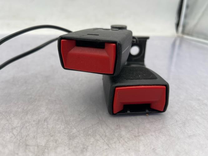 Attache ceinture arriere droit PEUGEOT 308 2 PHASE 2 Diesel