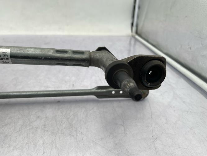 Moteur essuie glace avant VOLKSWAGEN GOLF SPORTSVAN PHASE 1 Essence