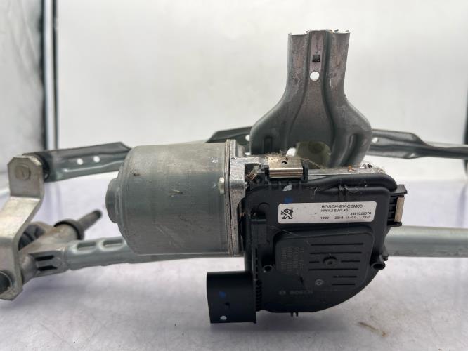 Moteur essuie glace avant PEUGEOT 3008 2 PHASE 1 Diesel