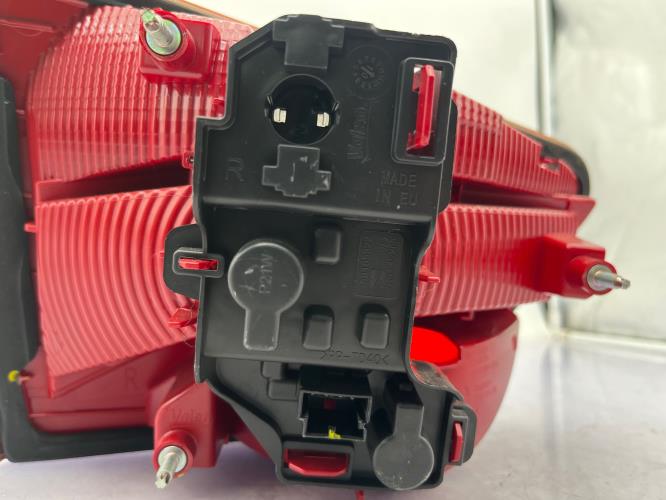 Feu arriere secondaire droit (feux) SEAT ALHAMBRA 2 PHASE 1 Diesel