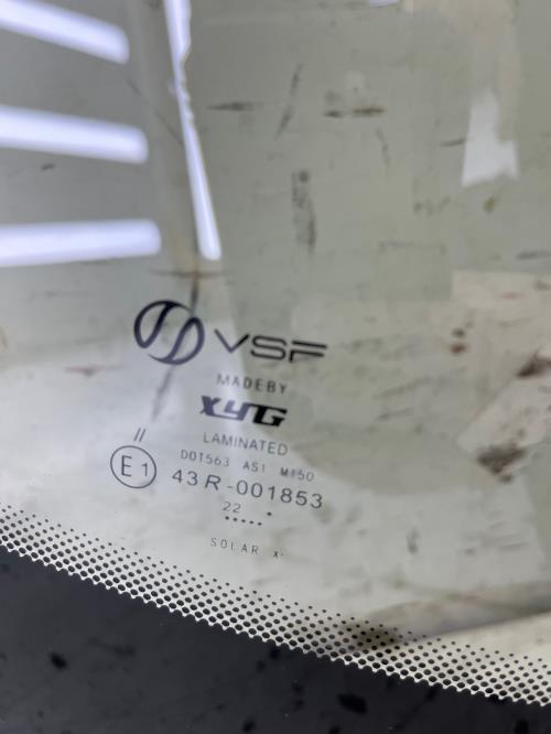 Pare brise PEUGEOT 206 PHASE 2 Essence