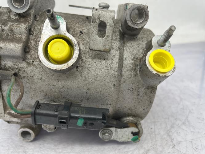 Compresseur clim PEUGEOT 208 2 PHASE 1 Essence