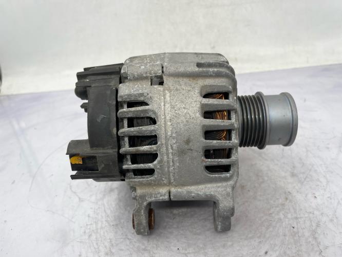 Alternateur VOLKSWAGEN POLO 5 PHASE 2 Essence