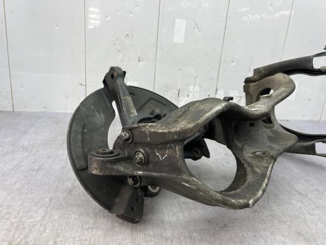 Fusee avant gauche CITROEN C5 2 Diesel