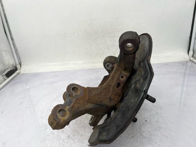 Fusee avant gauche TOYOTA YARIS 2 PHASE 2 Diesel