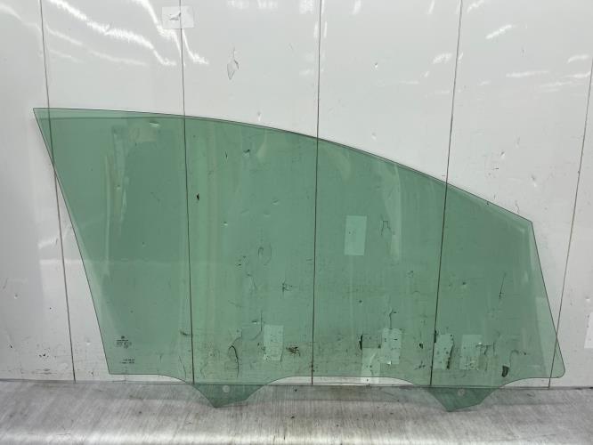 Vitre avant gauche VOLKSWAGEN GOLF SPORTSVAN PHASE 1 Essence