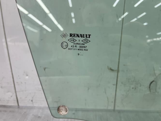 Vitre avant droit RENAULT CLIO 3 PHASE 2 Diesel