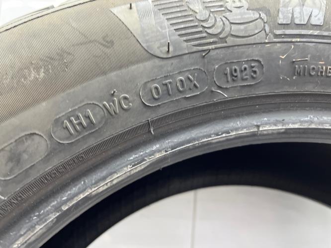 Pneu VOLVO V 70 1 PHASE 2 BREAK Diesel