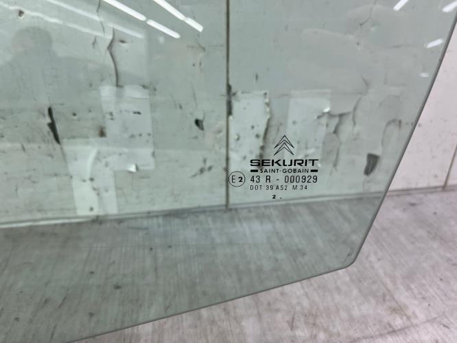 Vitre avant gauche CITROEN XANTIA PHASE 1 Essence