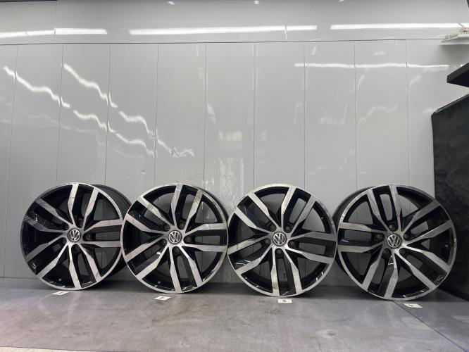 Jeu de 4 jantes  VOLKSWAGEN GOLF SPORTSVAN PHASE 1 Essence