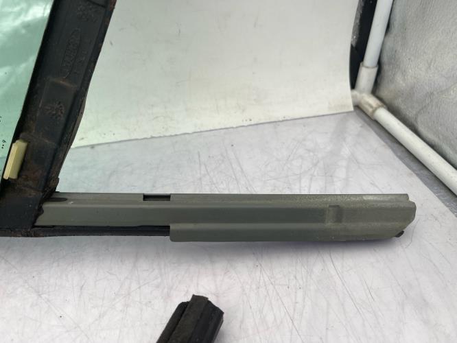 Custode avant droit (porte) PEUGEOT 308 1 PHASE 1 Diesel
