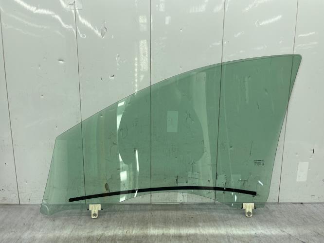 Vitre avant droit RENAULT MEGANE 3 PHASE 1 Diesel