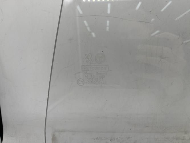 Vitre arriere gauche PEUGEOT 205 PHASE 2 Essence