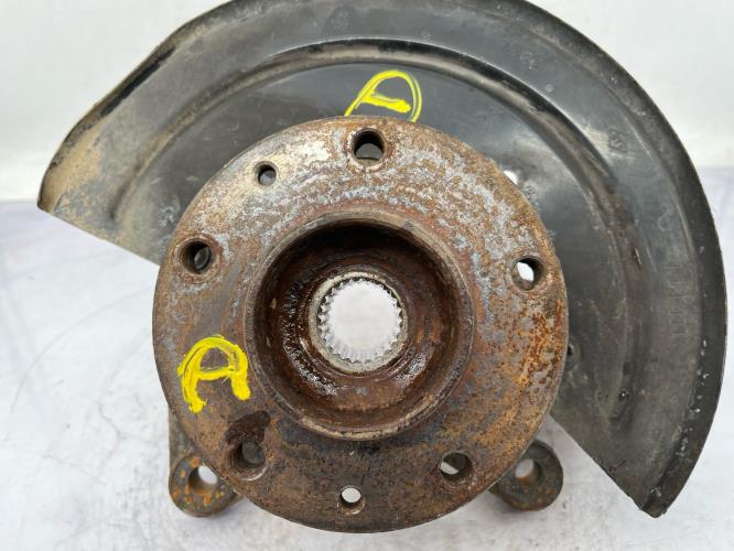 Fusee avant droit DACIA DUSTER 1 PHASE 1 Diesel