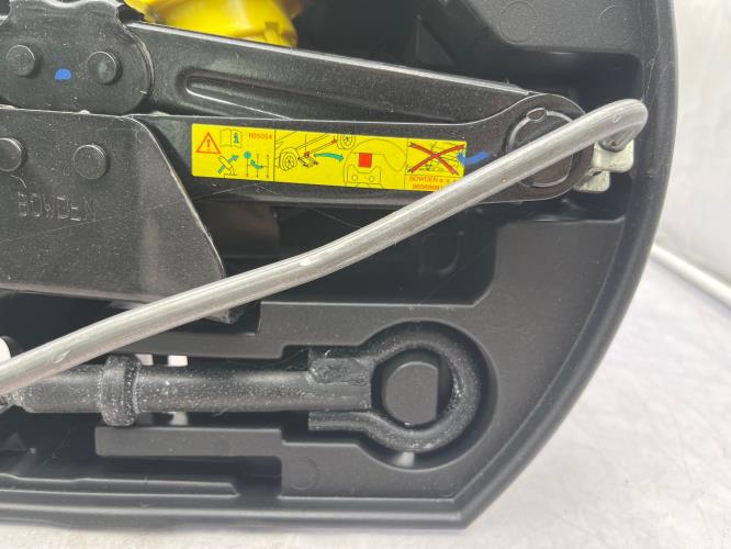 Cric (Ensemble depannage) PEUGEOT 208 1 PHASE 1 Diesel