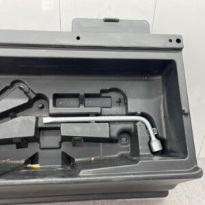 Cric (Ensemble depannage) TOYOTA VERSO PHASE 1 Diesel