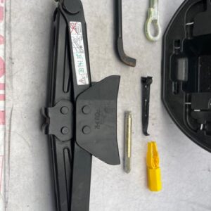Cric (Ensemble depannage) CITROEN C4 1 PHASE 1 Essence