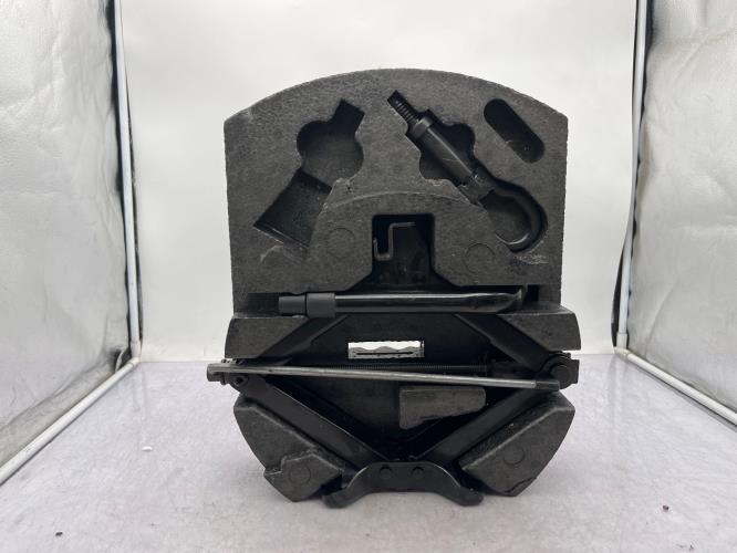 Cric (Ensemble depannage) FORD MONDEO 3 PHASE 1 BREAK Essence