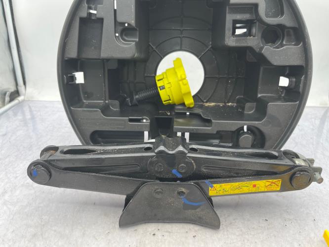 Cric (Ensemble depannage) PEUGEOT 208 1 PHASE 1 Diesel