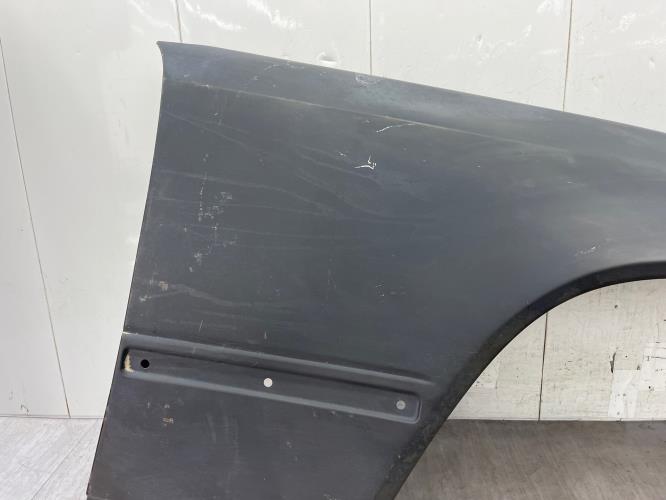 Aile avant droit MERCEDES 230 W124 PHASE 1 Diesel