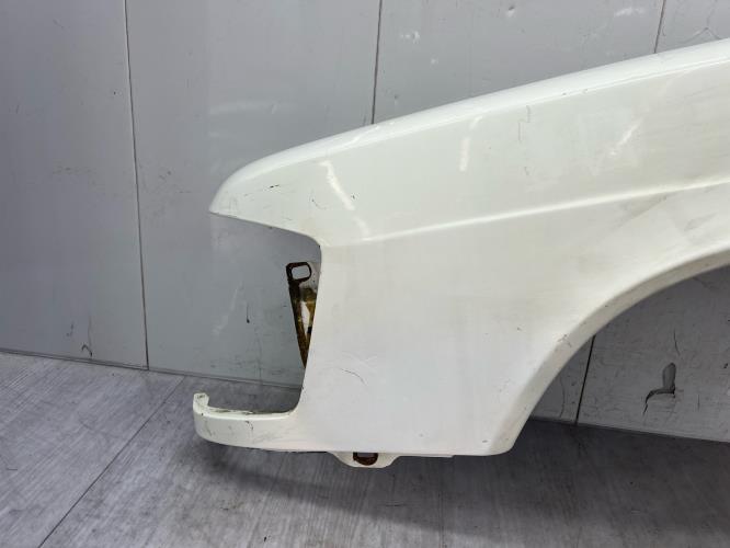 Aile avant gauche MERCEDES 190 W201 PHASE 1 Essence