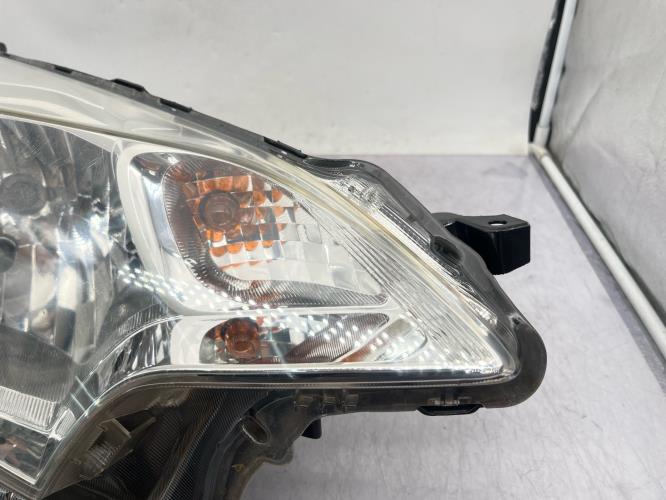Optique avant principal droit (feux)(phare) TOYOTA VERSO-S PHASE 1 Diesel