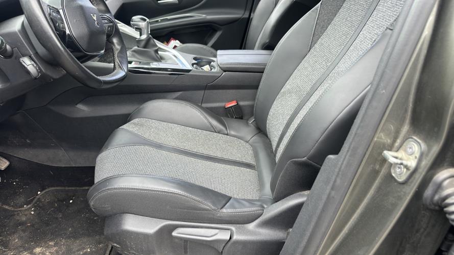 Interieur complet PEUGEOT 5008 2 PHASE 1 Essence