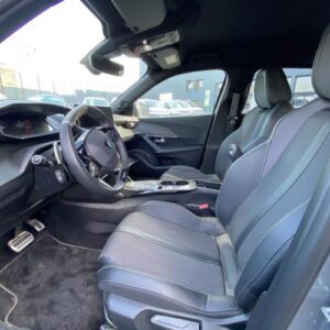 Tableau de bord PEUGEOT 2008 2 Essence