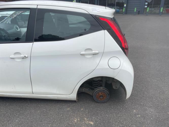 Porte avant gauche TOYOTA AYGO 2 PHASE 2 Essence