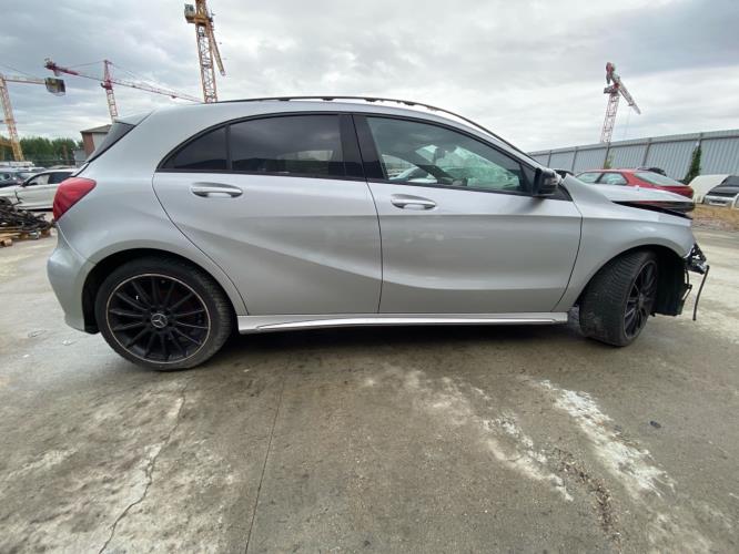 Porte avant droit MERCEDES CLASSE A 176 PHASE 1 Essence