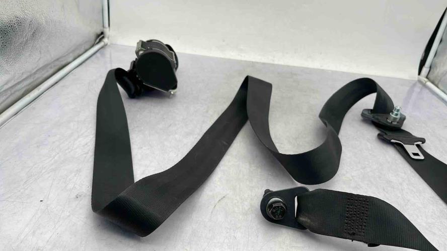 Ceinture avant droit DACIA SANDERO 1 Essence/GPL