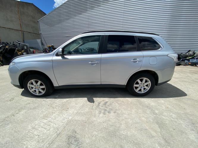Aile avant gauche MITSUBISHI OUTLANDER 3 Diesel