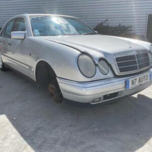 Capot MERCEDES CLASSE E 210 PHASE 1 Essence