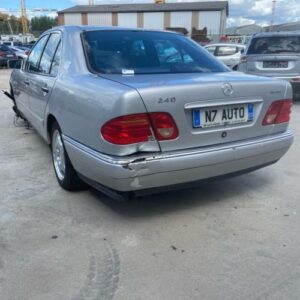 Aile arriere gauche MERCEDES CLASSE E 210 PHASE 1 Essence