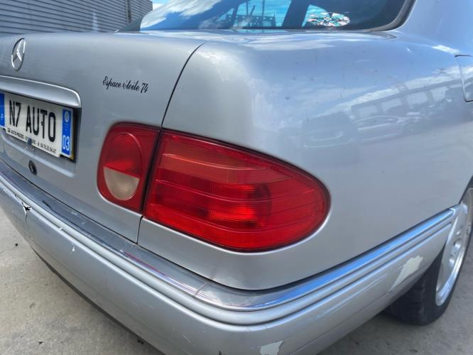 Aile arriere droit MERCEDES CLASSE E 210 PHASE 1 Essence