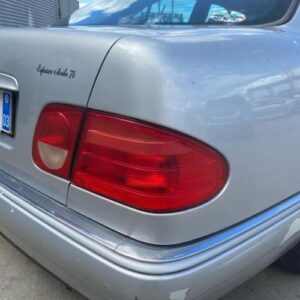 Feu arriere principal droit (feux) MERCEDES CLASSE E 210 PHASE 1 Essence