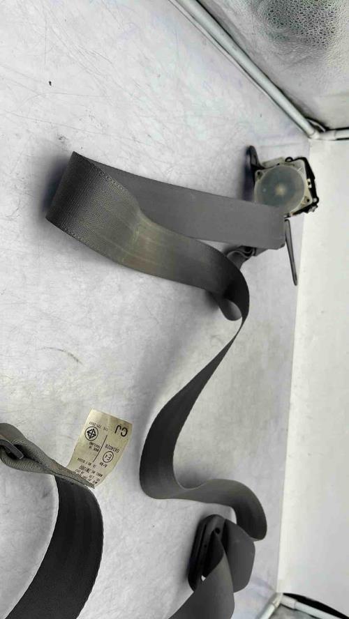 Ceinture arriere gauche TOYOTA HILUX 4 PHASE 3 Diesel