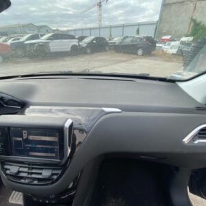 Tableau de bord PEUGEOT 208 1 PHASE 1 Essence