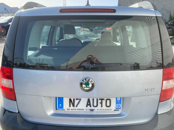 Malle/Hayon arriere SKODA YETI PHASE 1 Essence