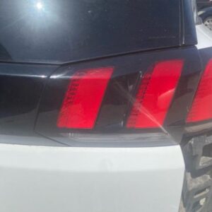 Feu arriere secondaire droit (feux) PEUGEOT 5008 2 PHASE 1 Diesel