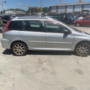 Porte avant droit PEUGEOT 206 PHASE 2 BREAK Essence