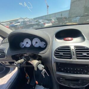 Tableau de bord PEUGEOT 206 PHASE 2 BREAK Essence