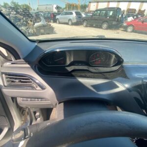 Tableau de bord PEUGEOT 208 1 PHASE 2 Essence