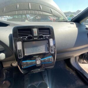 Tableau de bord NISSAN LEAF 1 Electricité